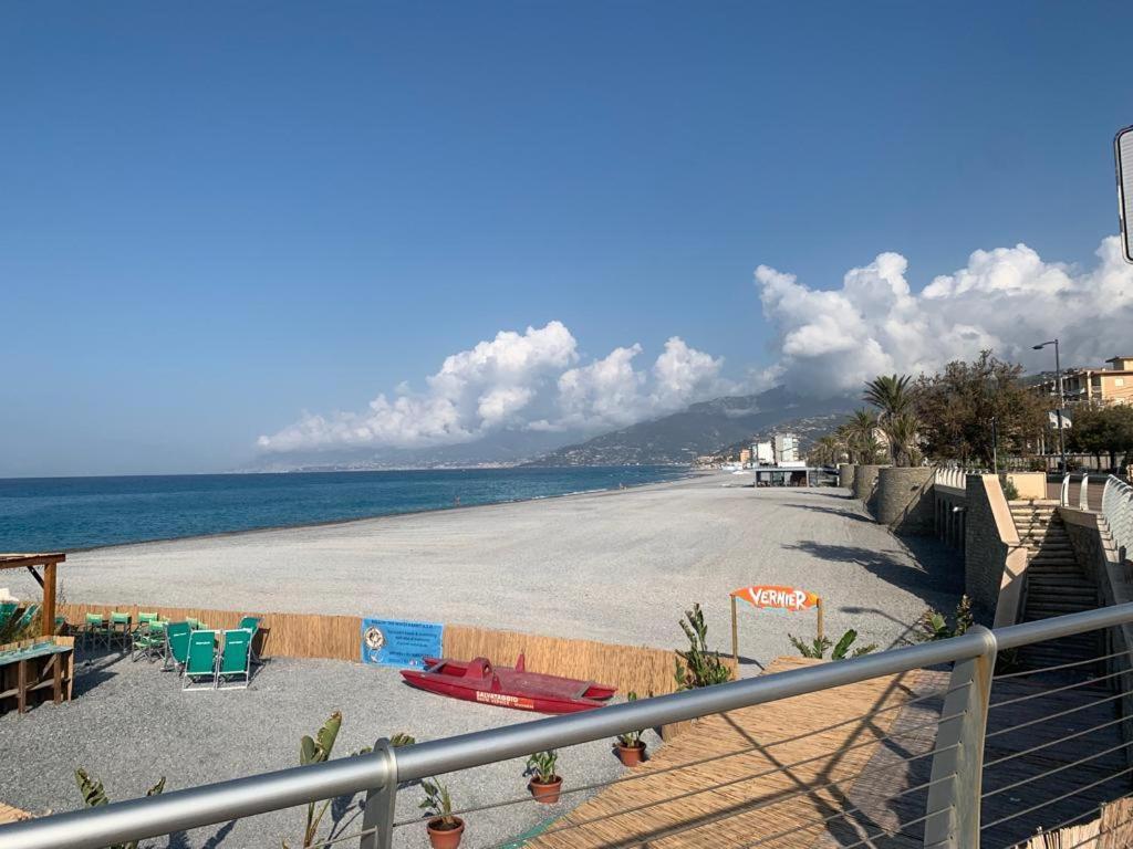Casa Vacanza! A 50M Dal Mare! Бордігера Екстер'єр фото